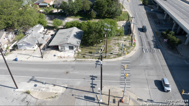 607 W Theo Ave Property Photo 6