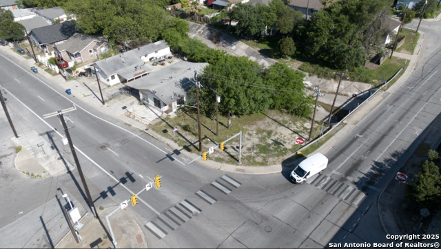 607 W Theo Ave Property Photo 9