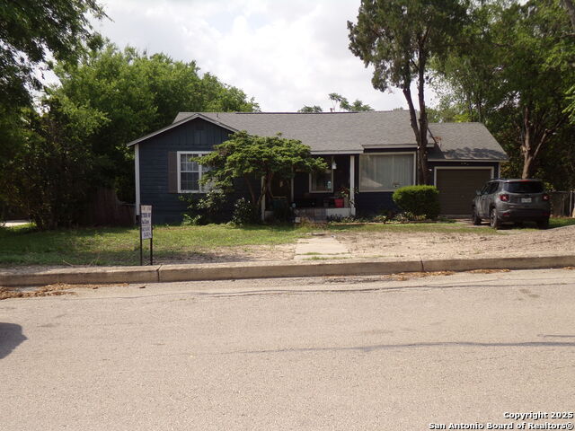 1126 Garraty Property Photo 1