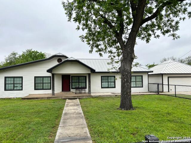 715 N High St Property Photo 1