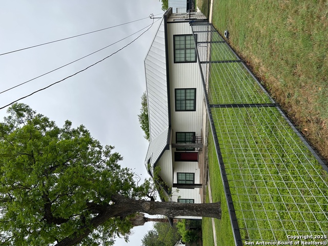 715 N High St Property Photo 4