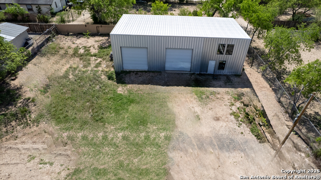 715 N High St Property Photo 9