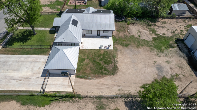 715 N High St Property Photo 10