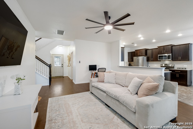 2097 Castleberry Ridge Property Photo 7