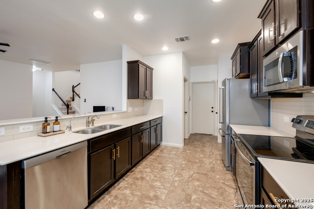 2097 Castleberry Ridge Property Photo 9