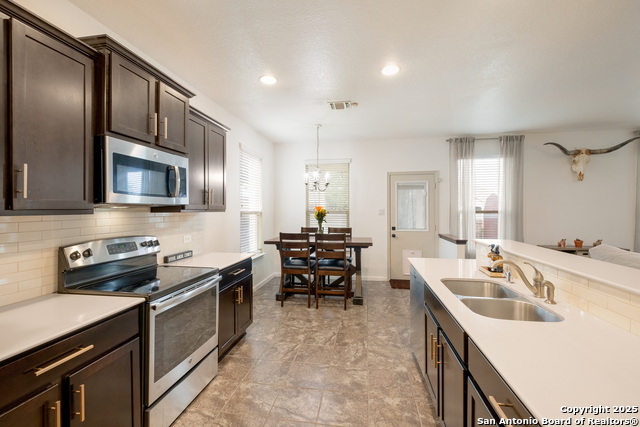 2097 Castleberry Ridge Property Photo 11