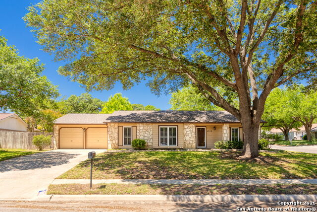 5919 Pineway Property Photo 1