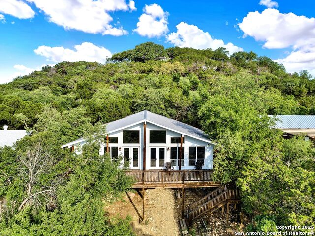 360 Lookout Property Photo