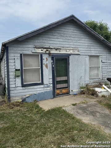 814 E. Yoakum Property Photo 1