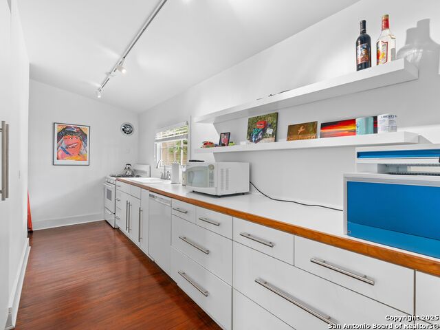 111 Cedar Street Property Photo 16
