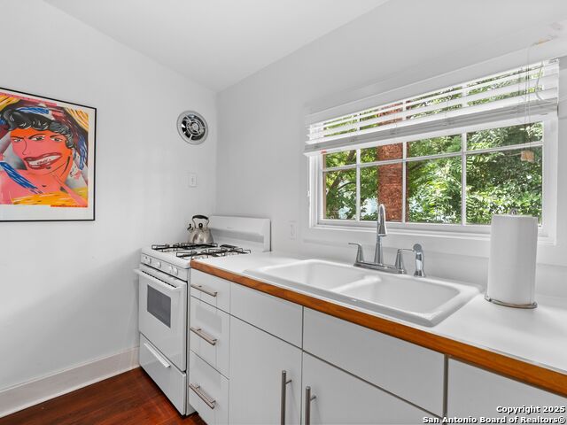 111 Cedar Street Property Photo 17