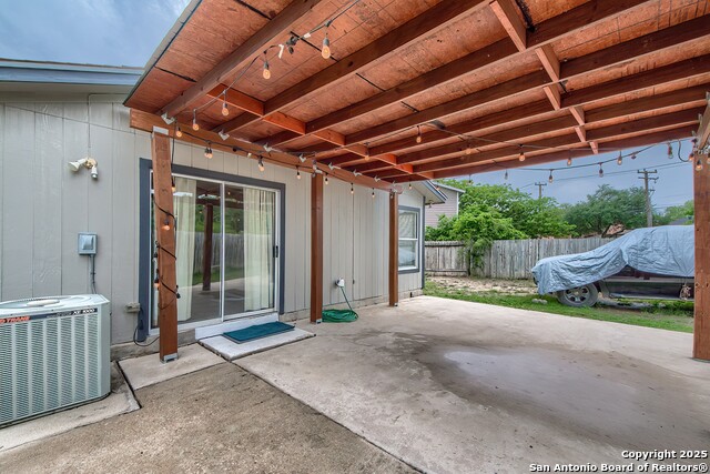 10227 Redfish Cavern Property Photo 27