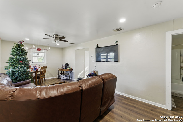 556 Gode Property Photo 4