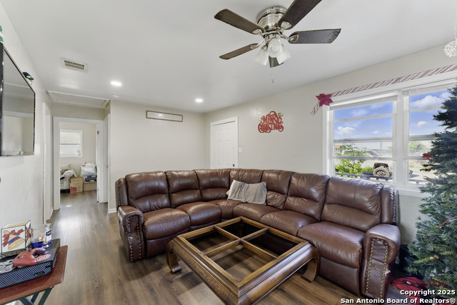 556 Gode Property Photo 5