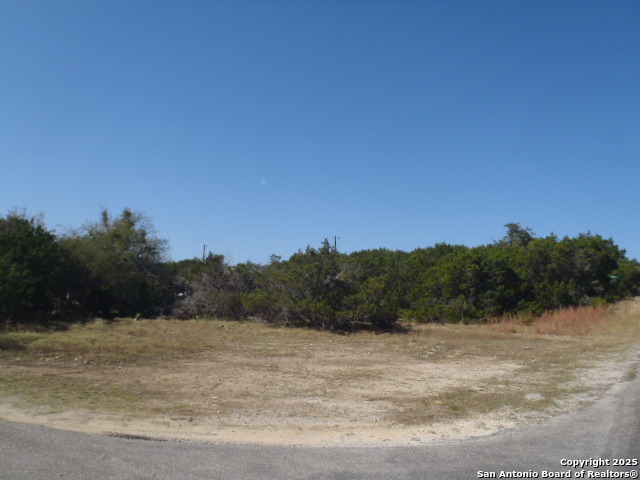 1345 Live Oak Dr Property Photo 1