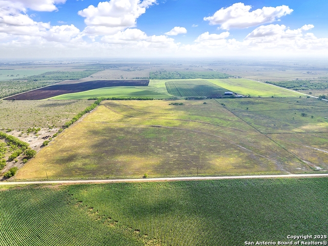 Fm 1347 Cr 463 Property Photo 7