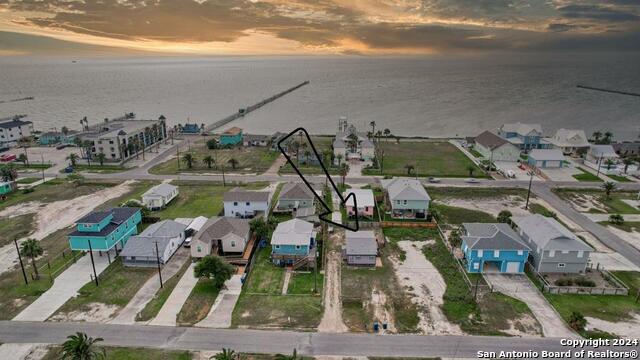 820 Magnolia Property Photo 4