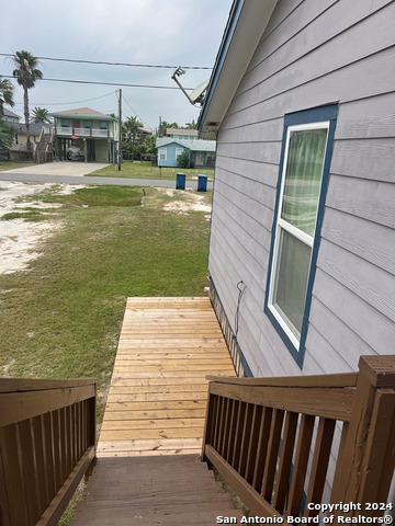 820 Magnolia Property Photo 5