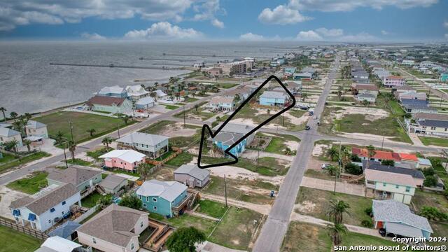 820 Magnolia Property Photo 8