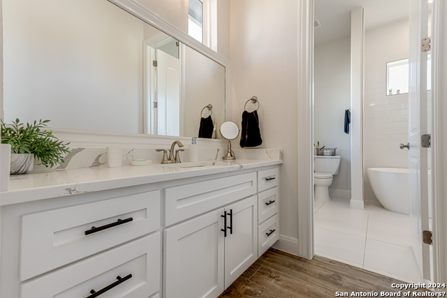 1356 Bordeaux Property Photo 34