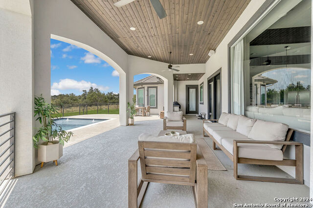 1356 Bordeaux Property Photo 48