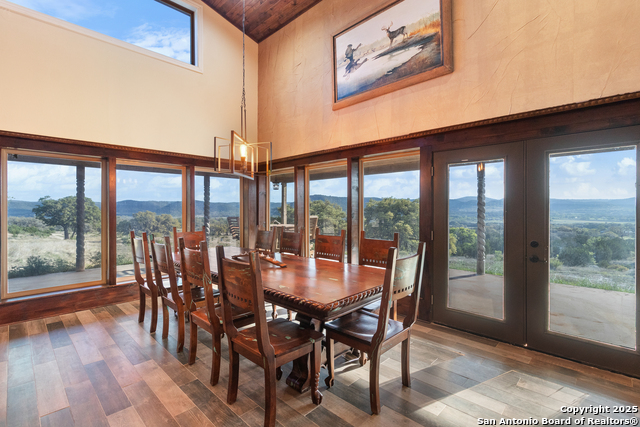 288 Rocky Creek Property Photo 2