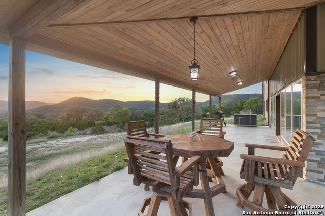 288 Rocky Creek Property Photo 9