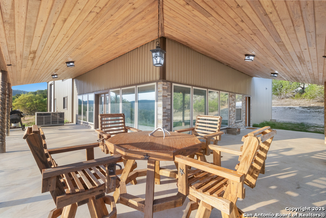 288 Rocky Creek Property Photo 11