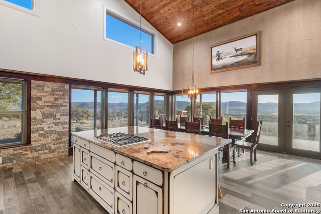 288 Rocky Creek Property Photo 18