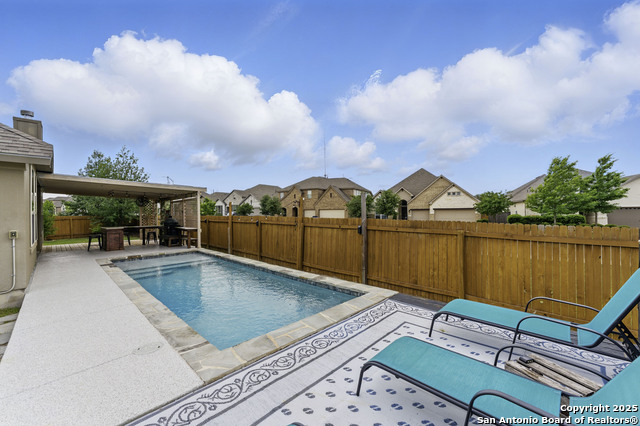 907 Carriage Inn Property Photo 1