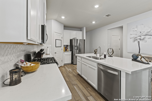 12136 Icon Rdg Property Photo 4