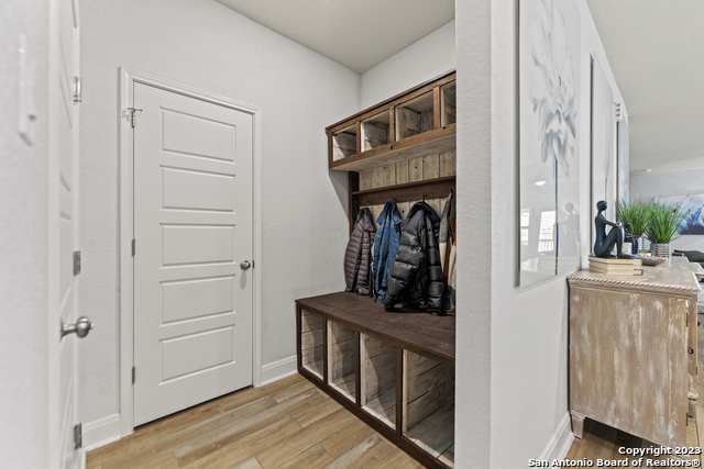 12136 Icon Rdg Property Photo 14