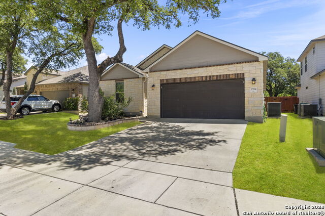 7914 Blackhawk Pass Property Photo 3
