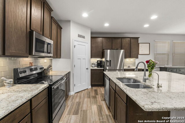 7914 Blackhawk Pass Property Photo 6