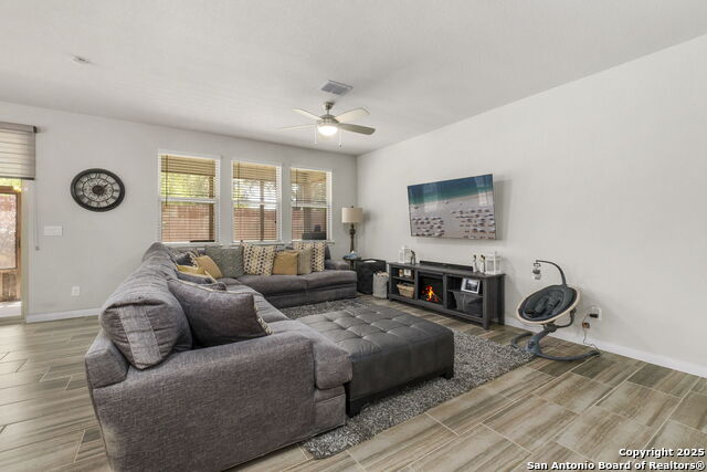 7914 Blackhawk Pass Property Photo 13