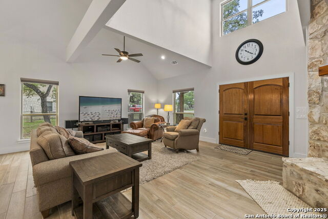 445 Settlers Ln Property Photo 5