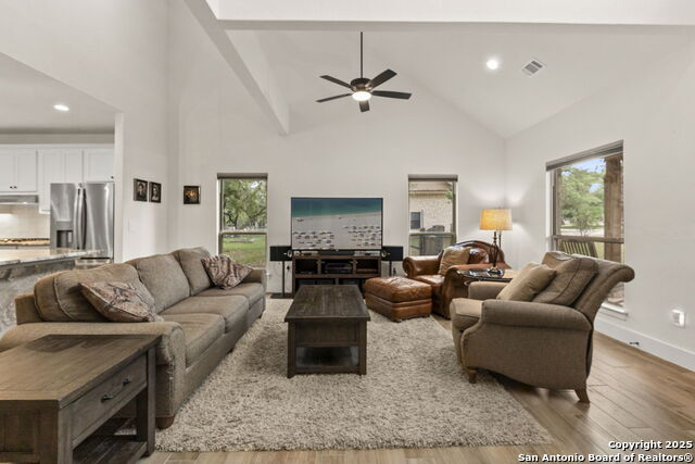 445 Settlers Ln Property Photo 6