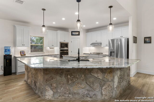 445 Settlers Ln Property Photo 9