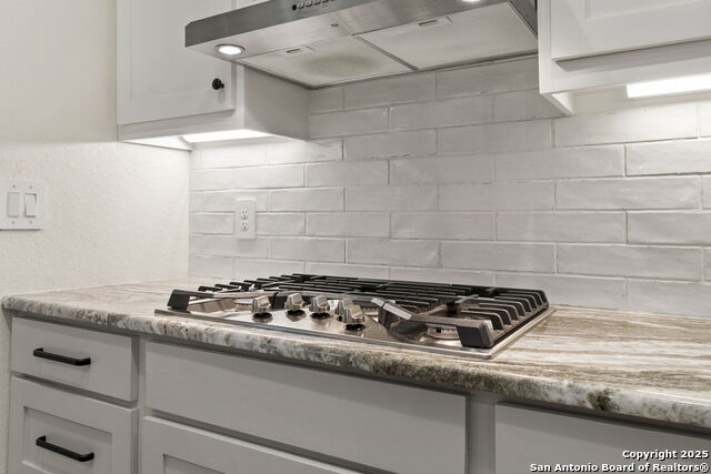 445 Settlers Ln Property Photo 12