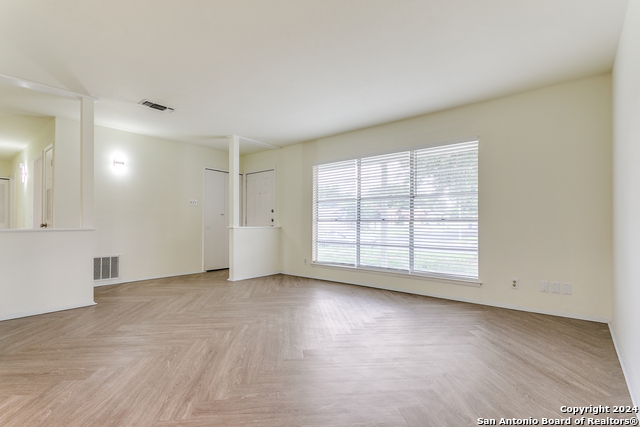 7442 Castle Trail Dr Property Photo 5