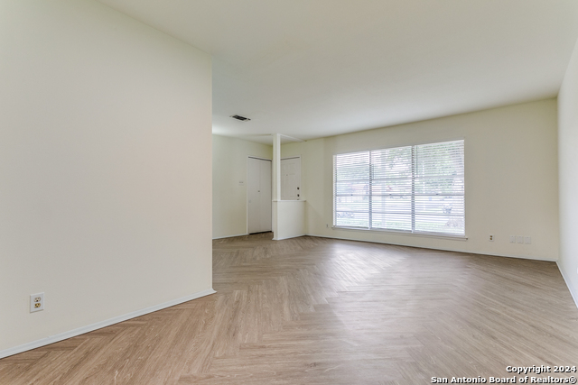 7442 Castle Trail Dr Property Photo 8