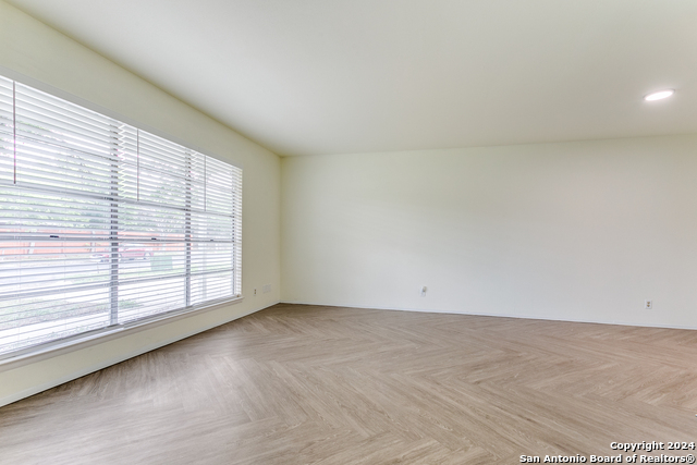 7442 Castle Trail Dr Property Photo 9