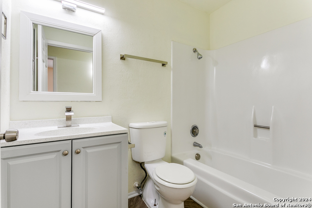 7442 Castle Trail Dr Property Photo 22