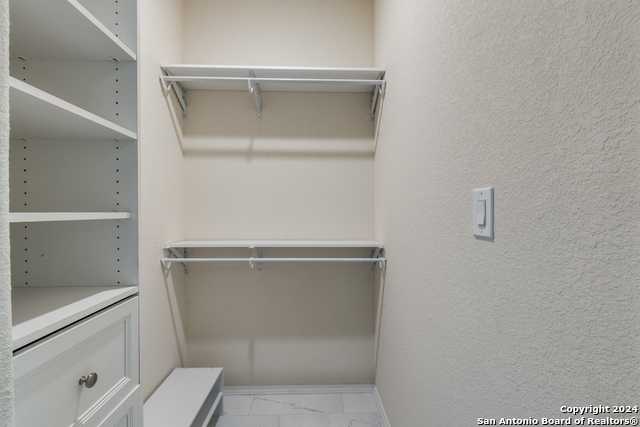 2638 E Commerce St Property Photo 21