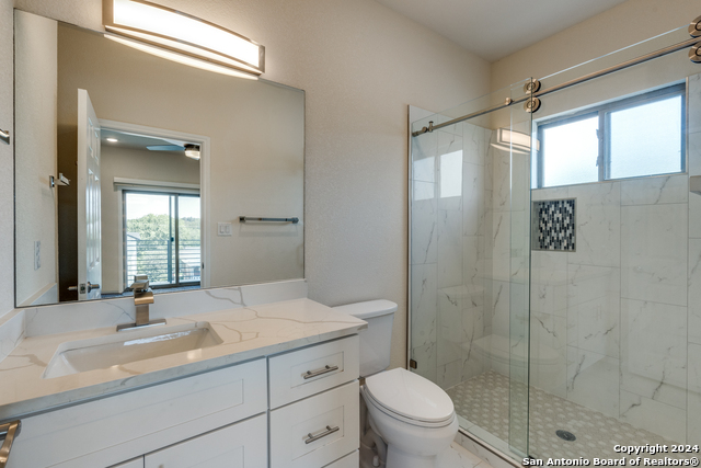 2638 E Commerce St Property Photo 23