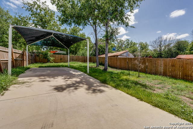2638 E Commerce St Property Photo 25