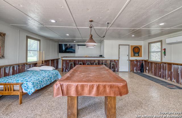 270 Robinson Property Photo 7