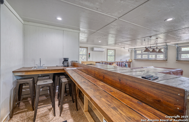 270 Robinson Property Photo 8