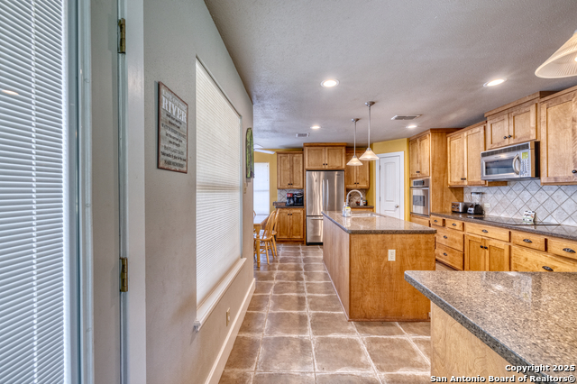 270 Robinson Property Photo 19