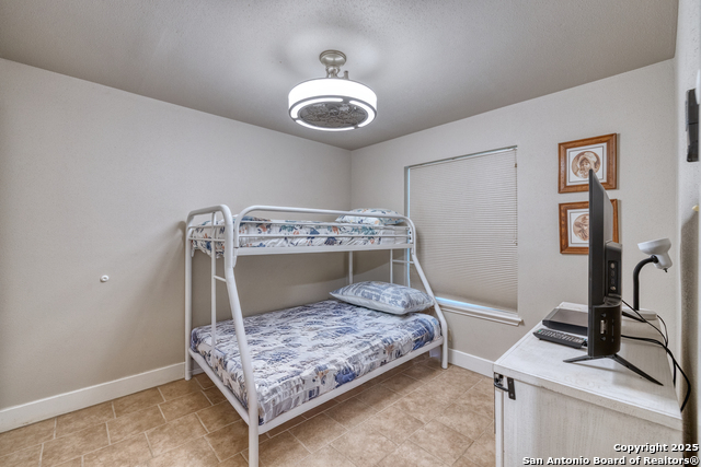 270 Robinson Property Photo 28